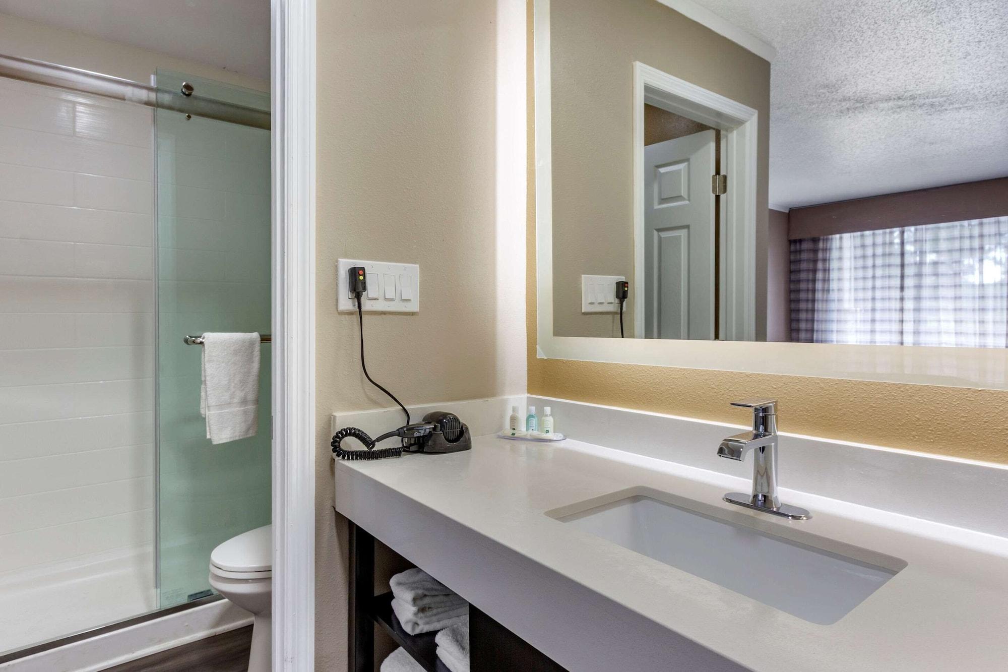Quality Inn & Suites جزيرة باوليز المظهر الخارجي الصورة