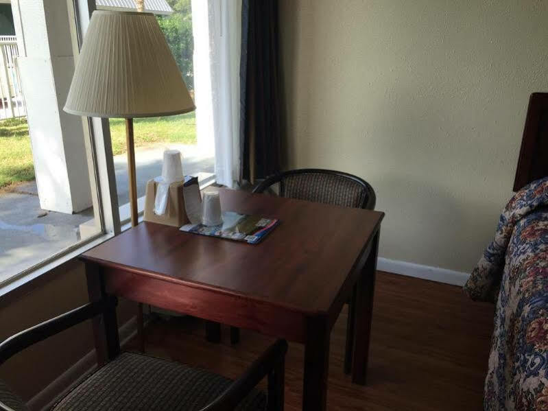 Quality Inn & Suites جزيرة باوليز المظهر الخارجي الصورة